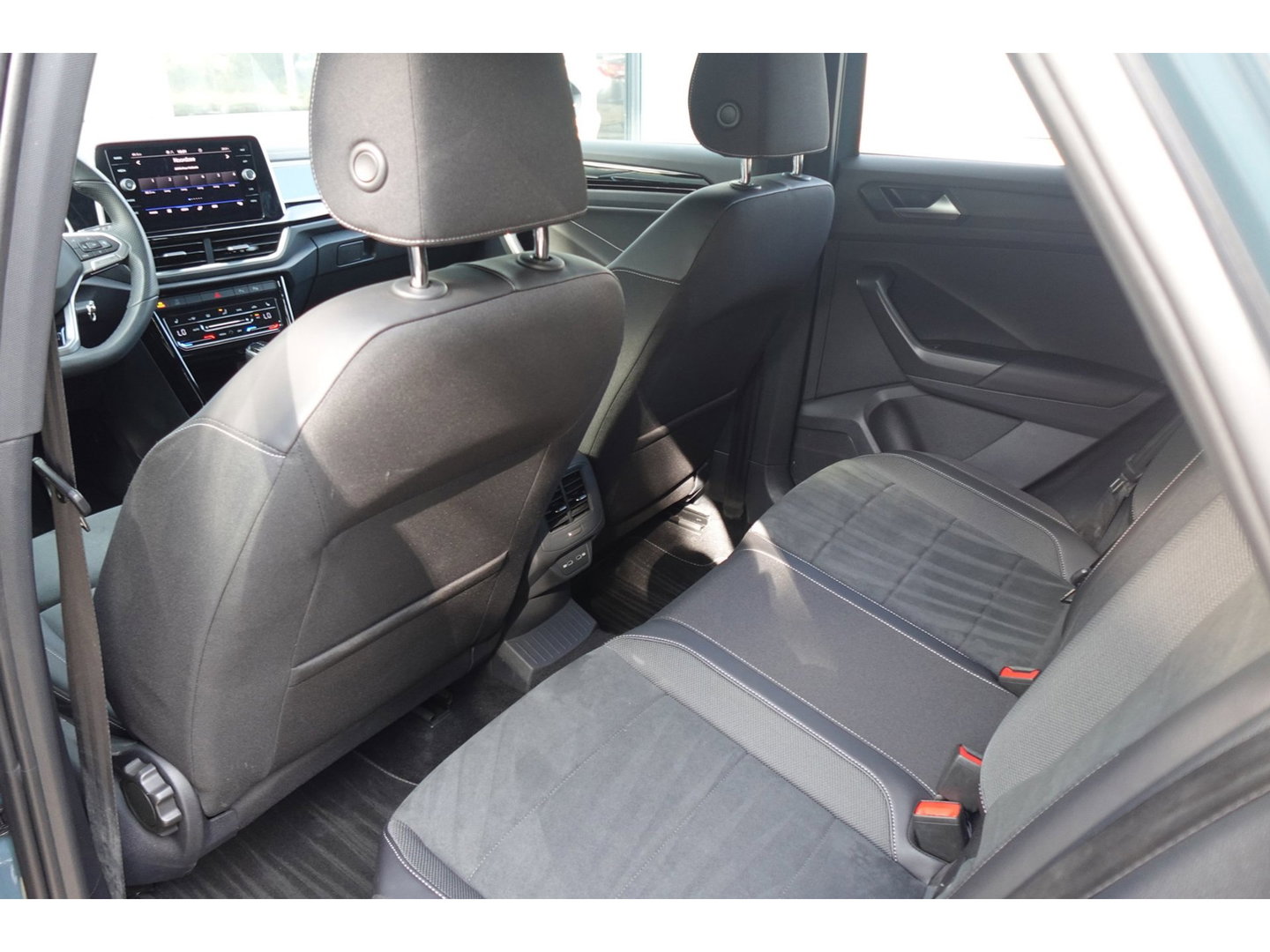 Volkswagen T-Roc 1.5 TSI R-Line Edition CAM PDC ACC