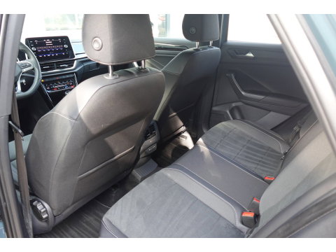Volkswagen T-Roc 1.5 TSI R-Line Edition CAM PDC ACC