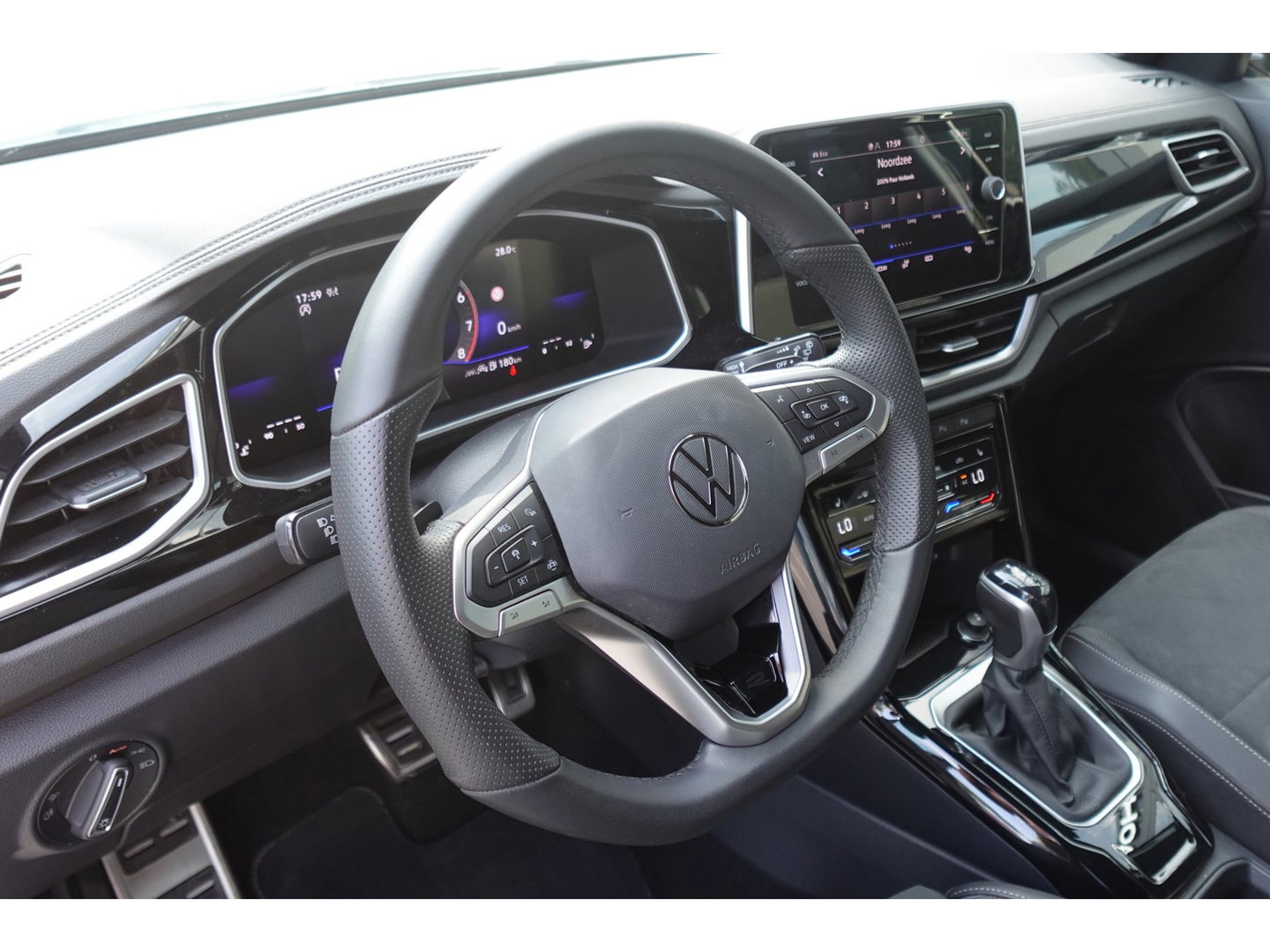 Volkswagen T-Roc 1.5 TSI R-Line Edition CAM PDC ACC