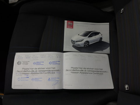 Nissan Leaf 2.ZERO EDITION 40 kWh Aut. *ADAPTIVE-CRUISE | NAVI-FULLMAP | DIGI-COCKPIT | TOP-VIEW | BLIND-SPOT | KEYLESS | DAB+ | LANE-ASSIST | HEATED-COMFORTSEATS | CARPLAY | ECC | PRIVACY-GLASS | PDC | 17"ALU*