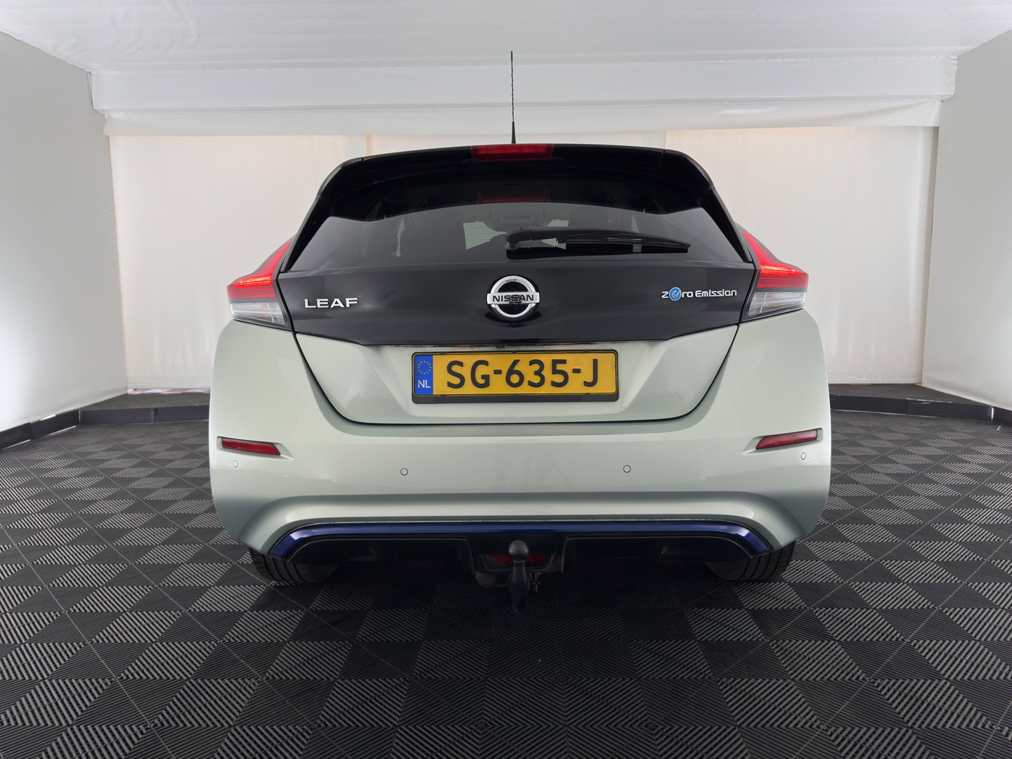 Nissan Leaf 2.ZERO EDITION 40 kWh Aut. *ADAPTIVE-CRUISE | NAVI-FULLMAP | DIGI-COCKPIT | TOP-VIEW | BLIND-SPOT | KEYLESS | DAB+ | LANE-ASSIST | HEATED-COMFORTSEATS | CARPLAY | ECC | PRIVACY-GLASS | PDC | 17"ALU*