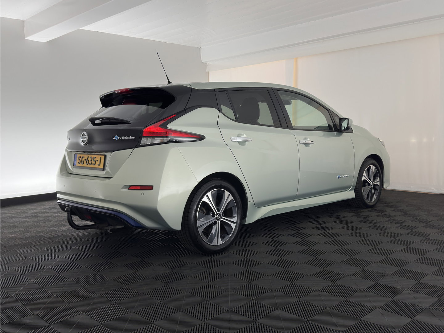 Nissan Leaf 2.ZERO EDITION 40 kWh Aut. *ADAPTIVE-CRUISE | NAVI-FULLMAP | DIGI-COCKPIT | TOP-VIEW | BLIND-SPOT | KEYLESS | DAB+ | LANE-ASSIST | HEATED-COMFORTSEATS | CARPLAY | ECC | PRIVACY-GLASS | PDC | 17"ALU*