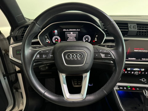 Audi Q3 45 TFSI e Business Edition Pano|Keyless|Leer|Sfeer