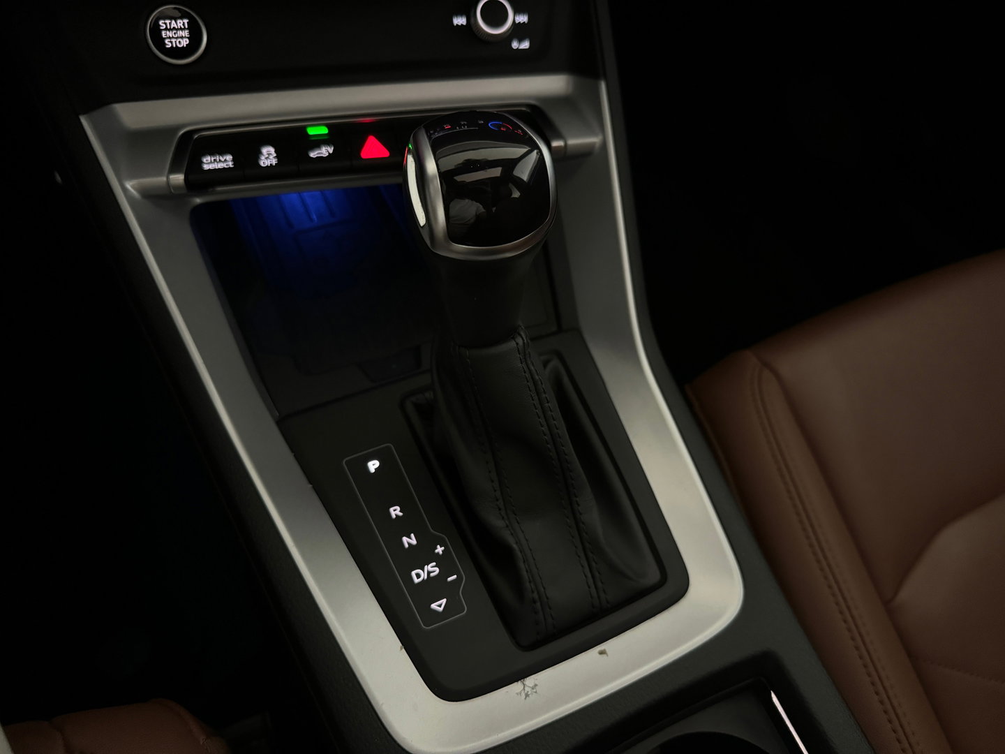 Audi Q3 45 TFSI e Business Edition Pano|Keyless|Leer|Sfeer