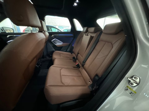 Audi Q3 45 TFSI e Business Edition Pano|Keyless|Leer|Sfeer
