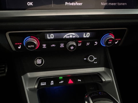 Audi Q3 45 TFSI e Business Edition Pano|Keyless|Leer|Sfeer