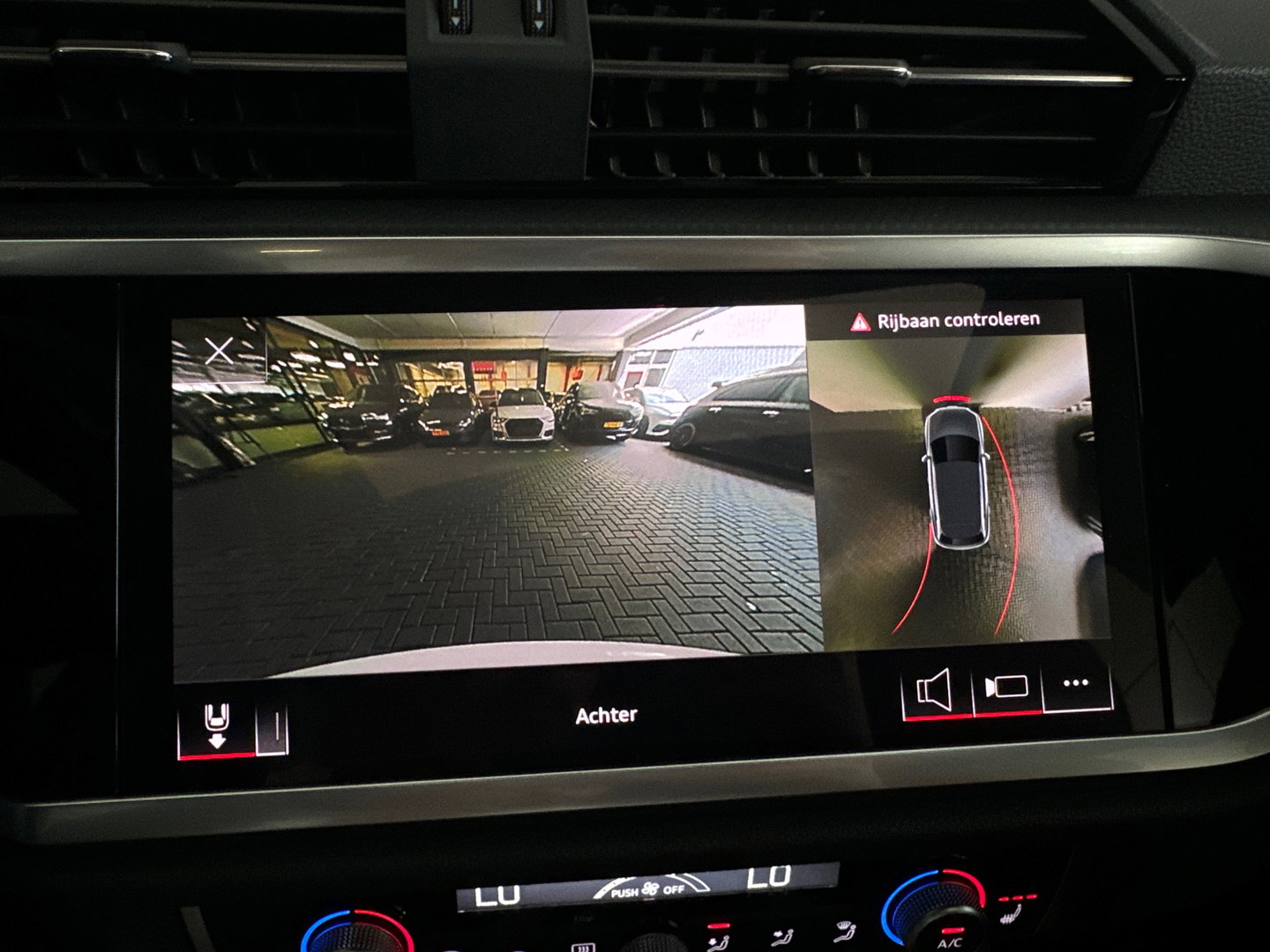 Audi Q3 45 TFSI e Business Edition Pano|Keyless|Leer|Sfeer