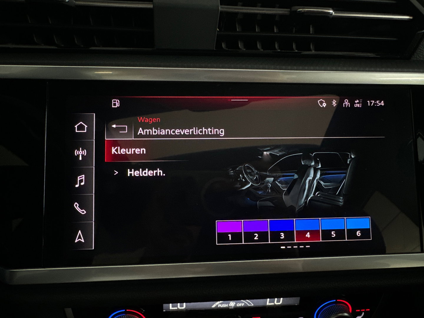 Audi Q3 45 TFSI e Business Edition Pano|Keyless|Leer|Sfeer
