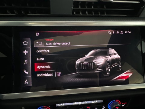Audi Q3 45 TFSI e Business Edition Pano|Keyless|Leer|Sfeer
