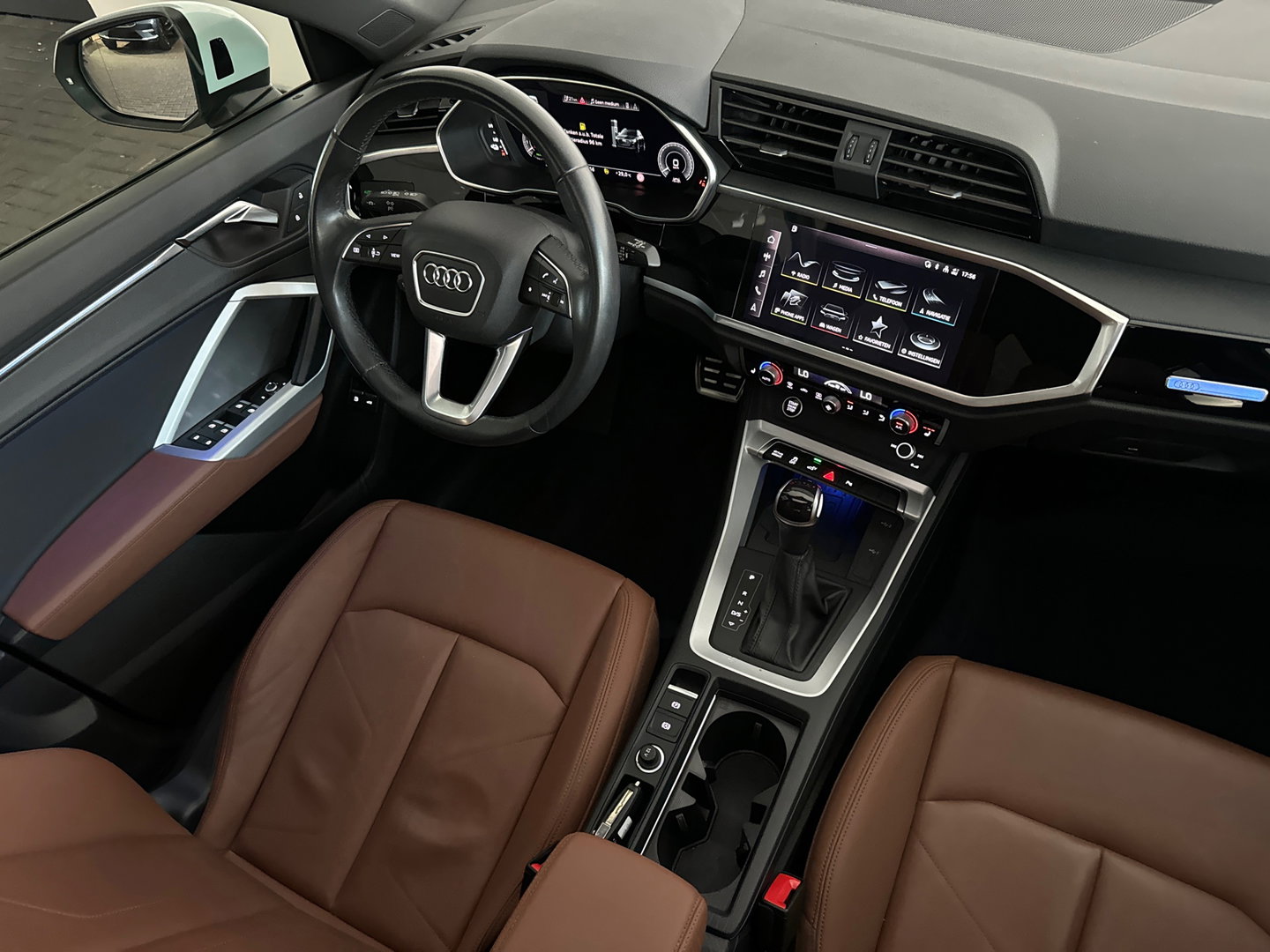Audi Q3 45 TFSI e Business Edition Pano|Keyless|Leer|Sfeer
