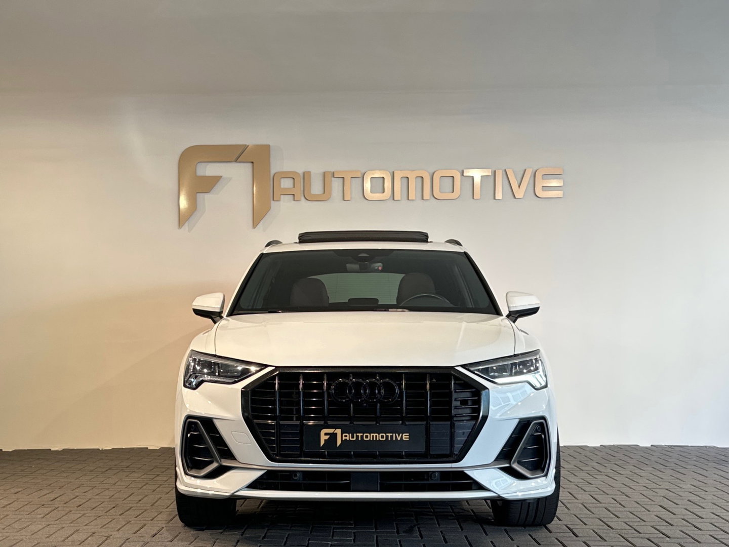 Audi Q3 45 TFSI e Business Edition Pano|Keyless|Leer|Sfeer