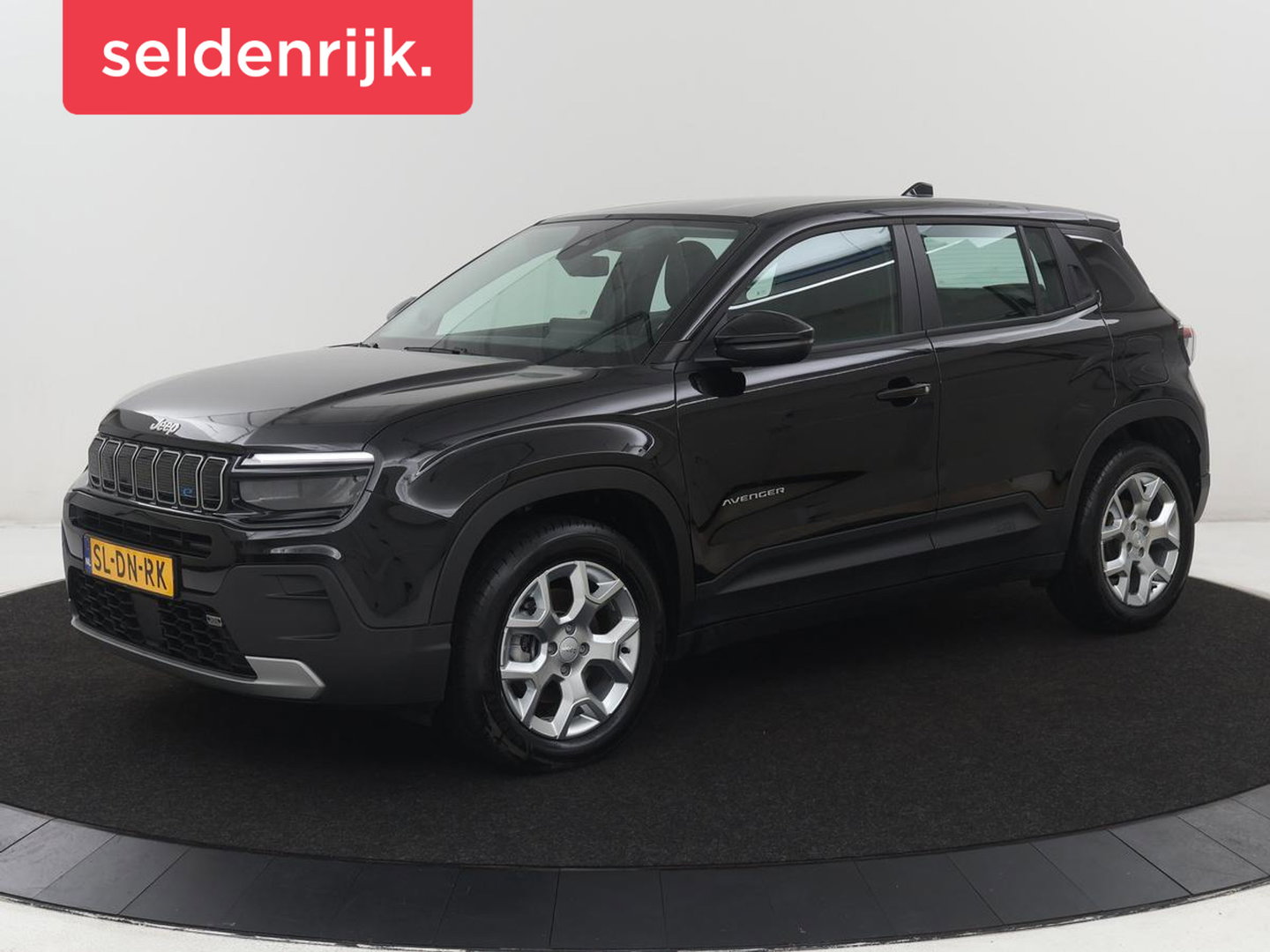 Jeep Avenger Avenger 54 kWh SOH 95,4% | Digital cockpit | Navi | Adaptive cruise | Camera | Climate control | Carplay | Dodehoek detectie | Stoelverwarming