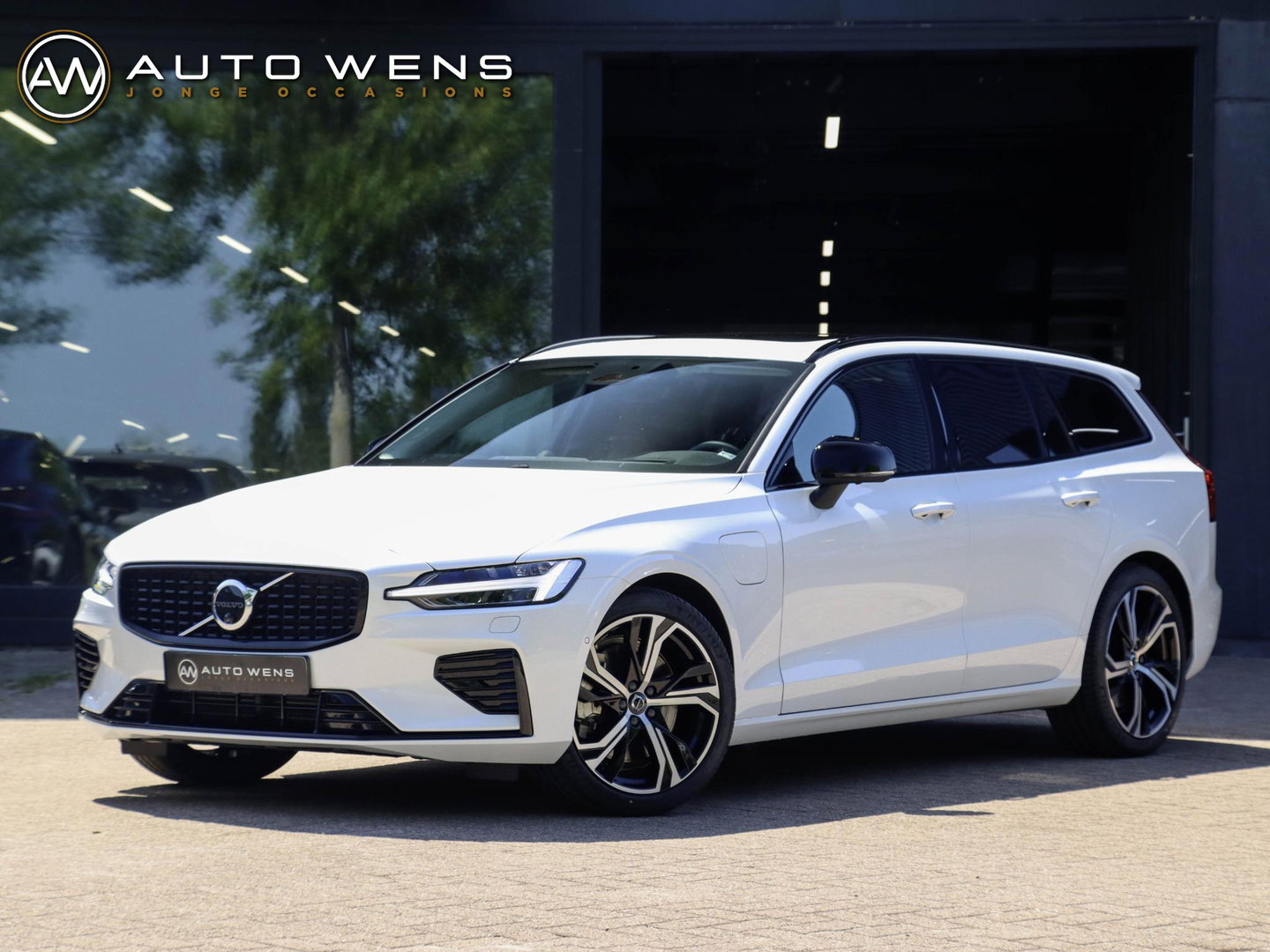 Volvo V60 T8 AWD Ultra Dark Bowers & Wilkins Massagestoelen Stoelventilatie Panodak
