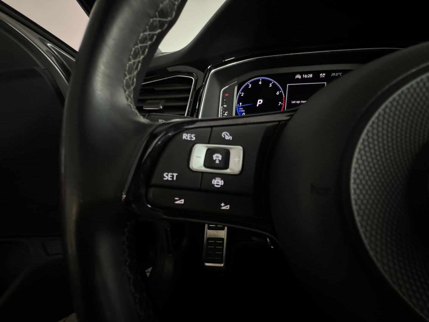 Volkswagen T-Roc 2.0 TSI 4Motion R Pano|Akra|Keyless|Sfeer