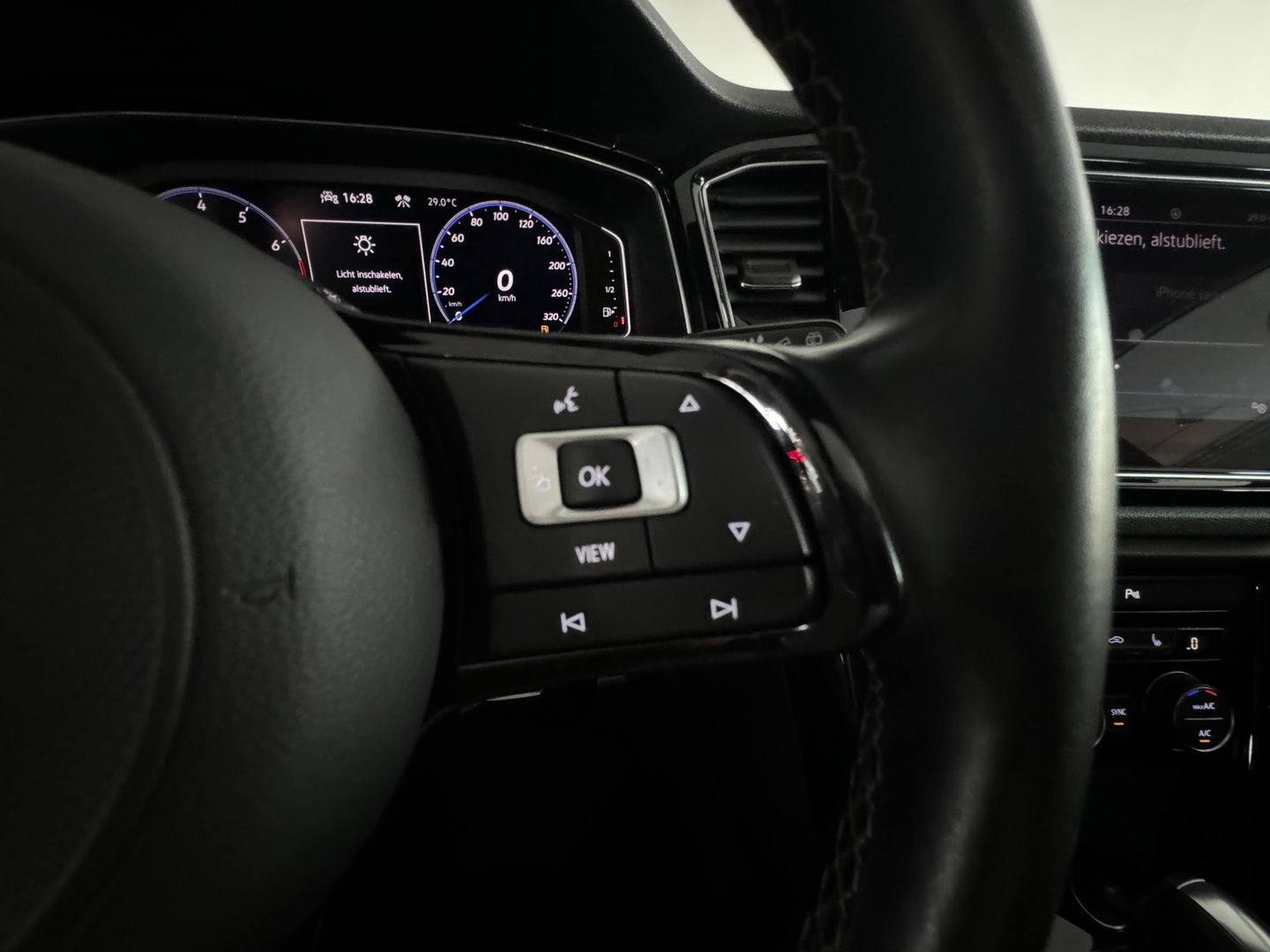 Volkswagen T-Roc 2.0 TSI 4Motion R Pano|Akra|Keyless|Sfeer