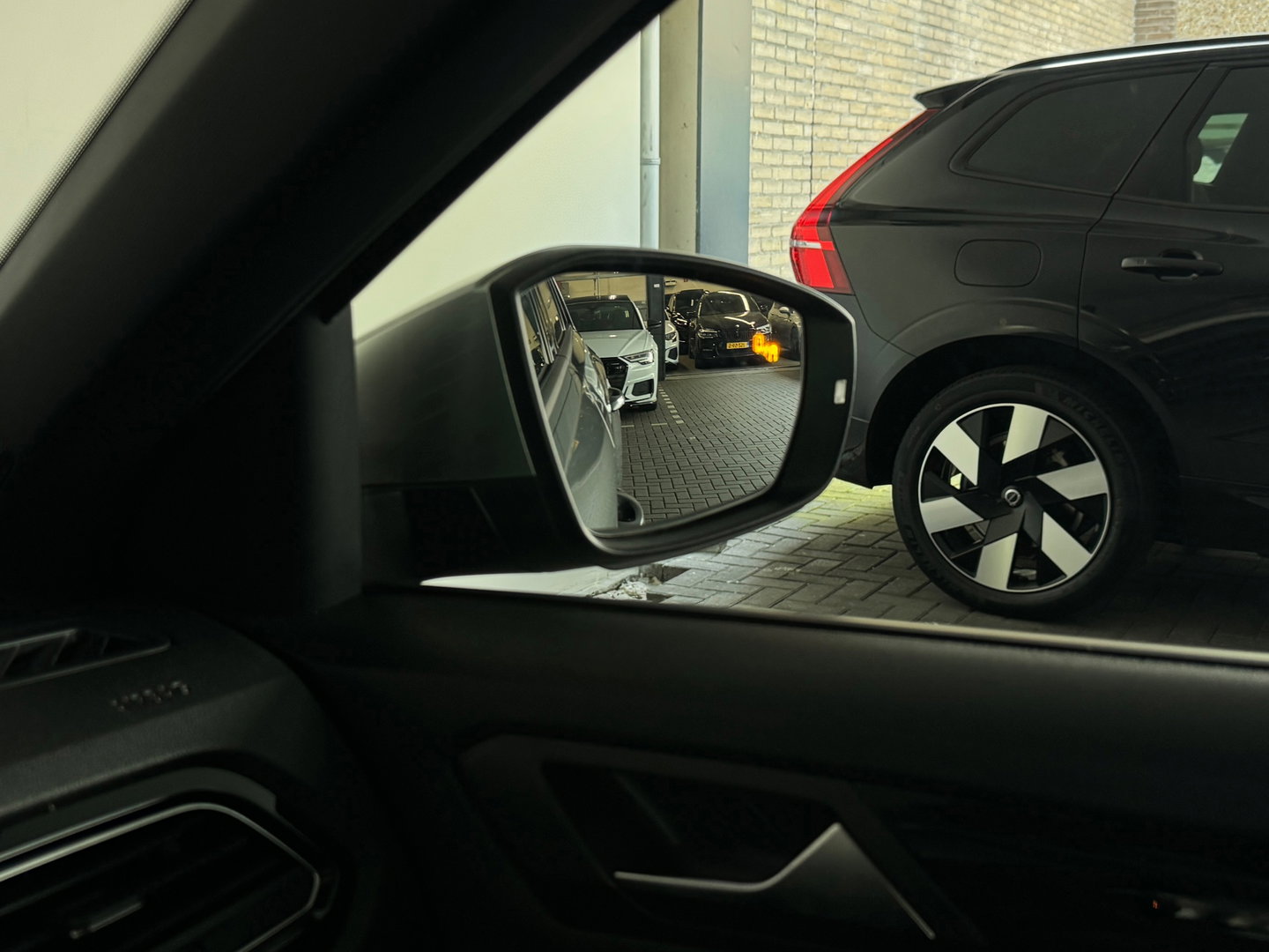 Volkswagen T-Roc 2.0 TSI 4Motion R Pano|Akra|Keyless|Sfeer