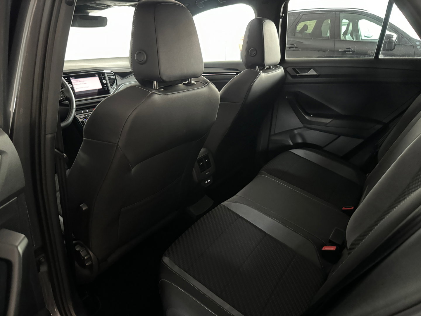 Volkswagen T-Roc 2.0 TSI 4Motion R Pano|Akra|Keyless|Sfeer