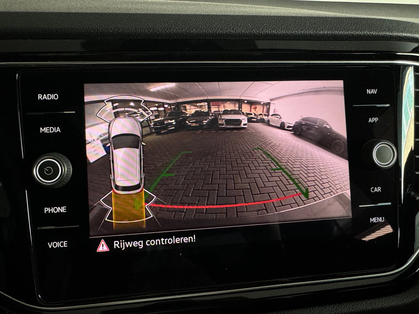 Volkswagen T-Roc 2.0 TSI 4Motion R Pano|Akra|Keyless|Sfeer