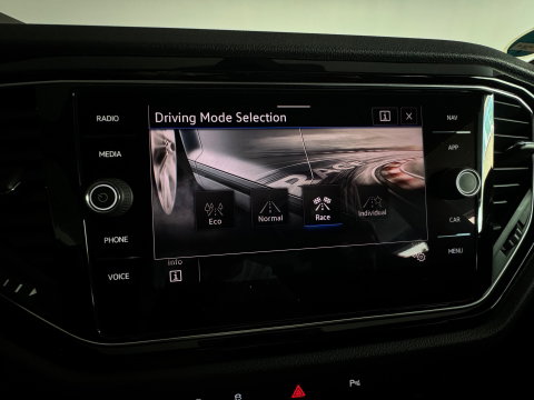 Volkswagen T-Roc 2.0 TSI 4Motion R Pano|Akra|Keyless|Sfeer