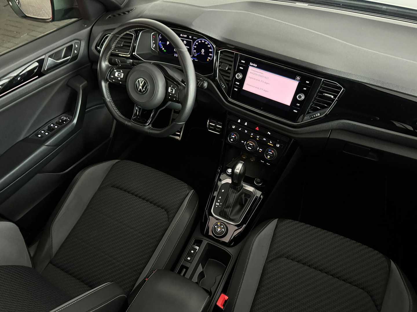 Volkswagen T-Roc 2.0 TSI 4Motion R Pano|Akra|Keyless|Sfeer