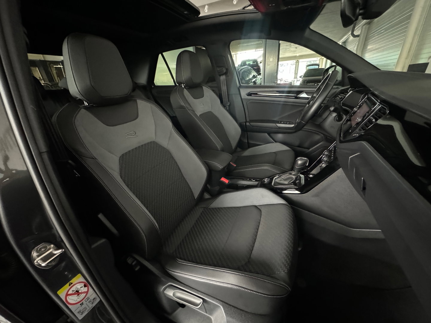 Volkswagen T-Roc 2.0 TSI 4Motion R Pano|Akra|Keyless|Sfeer