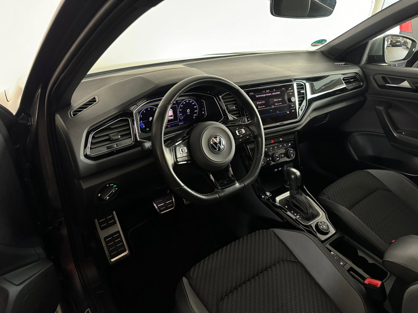 Volkswagen T-Roc 2.0 TSI 4Motion R Pano|Akra|Keyless|Sfeer