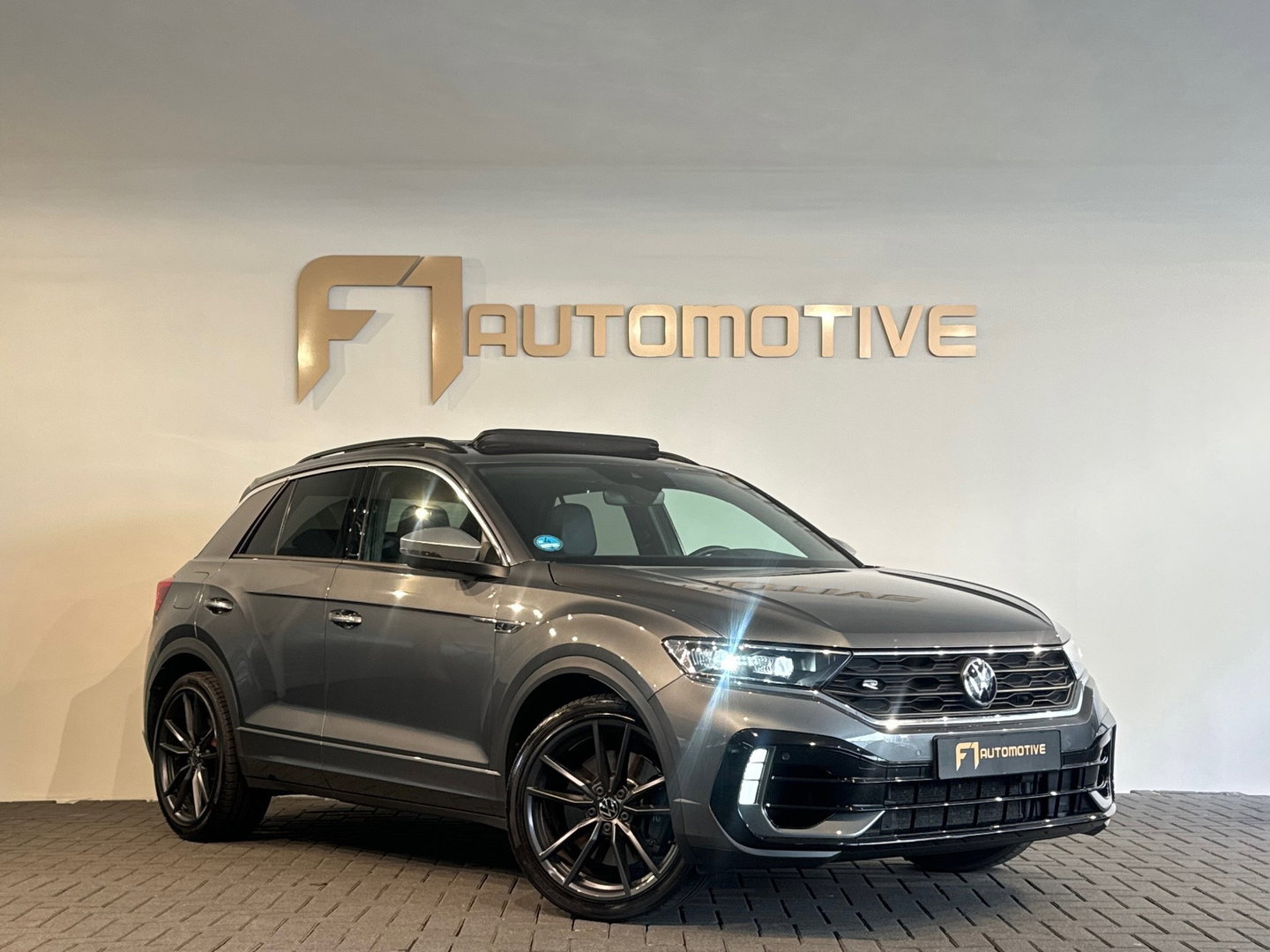 Volkswagen T-Roc 2.0 TSI 4Motion R Pano|Akra|Keyless|Sfeer