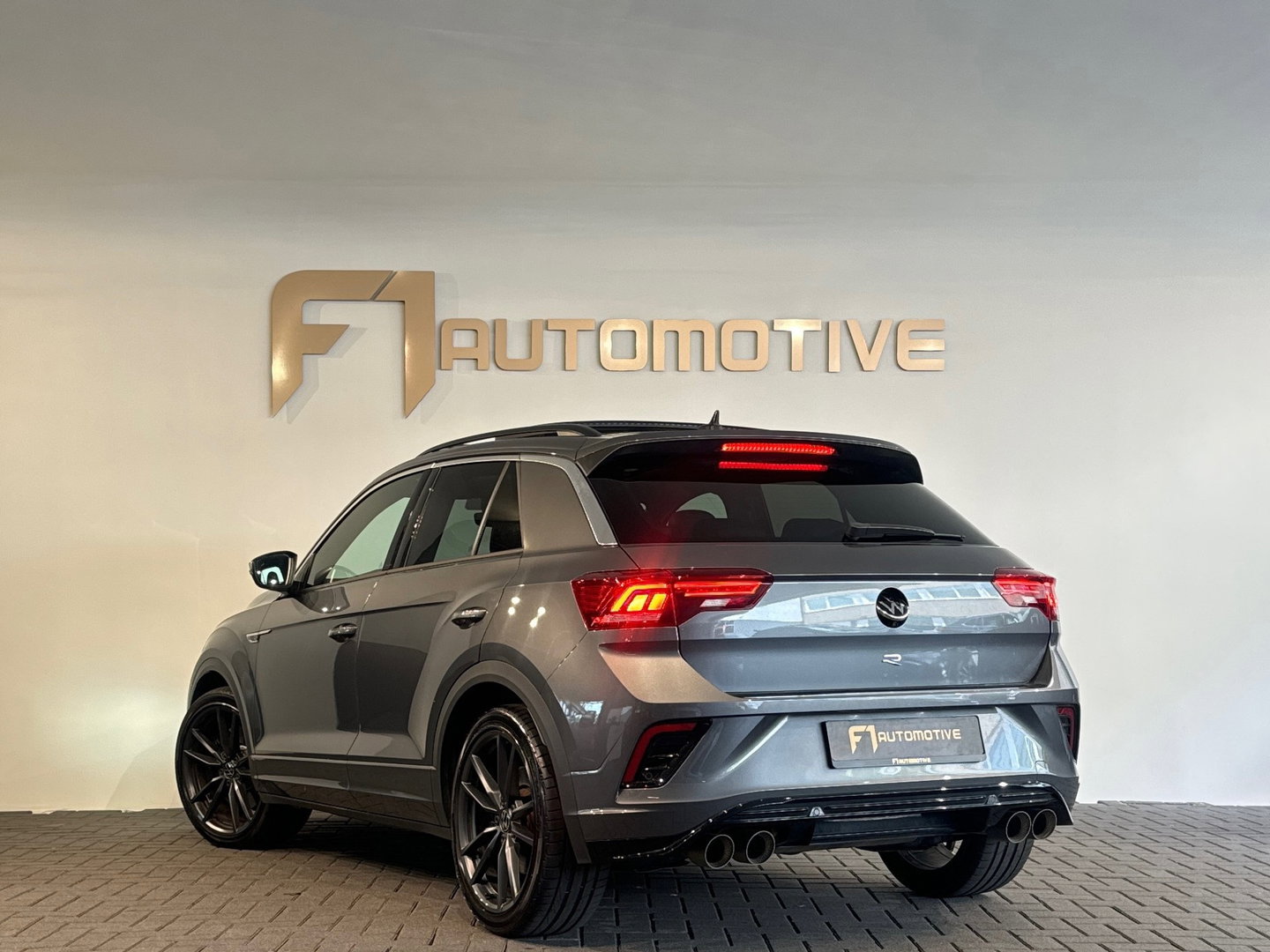 Volkswagen T-Roc 2.0 TSI 4Motion R Pano|Akra|Keyless|Sfeer