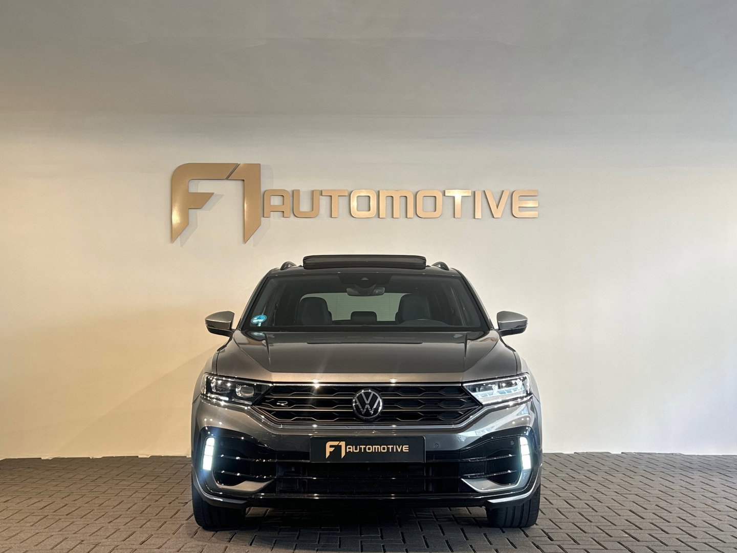 Volkswagen T-Roc 2.0 TSI 4Motion R Pano|Akra|Keyless|Sfeer