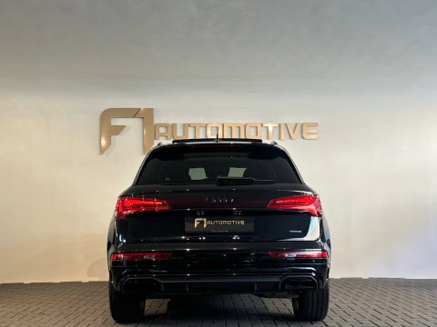 Audi Q5 50 TFSI e S Line Competition Pano|Sfeer|Trekhaak|Keyless
