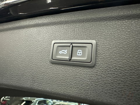 Audi Q5 50 TFSI e S Line Competition Pano|Sfeer|Trekhaak|Keyless