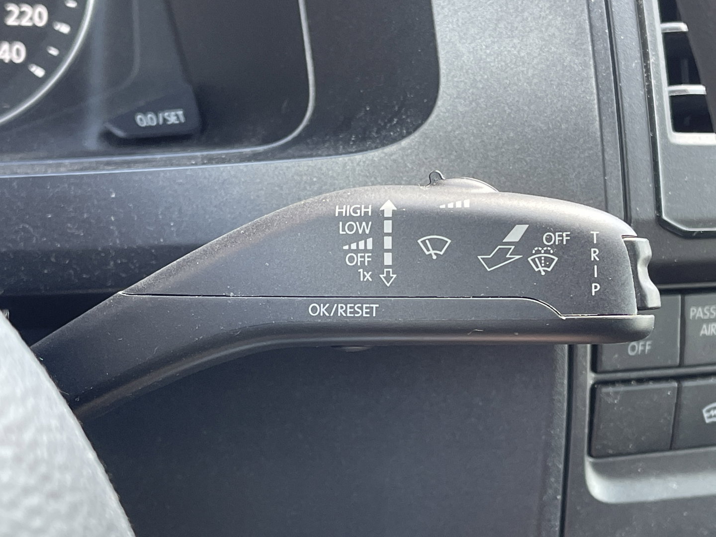 Volkswagen Transporter 2.0 TSI L1H1 | Marge! | Benzine! | Trekhaak | Cruise Control | Parkeersensoren Achter | Voorruitverwarming | Apple Carplay | Android Auto |