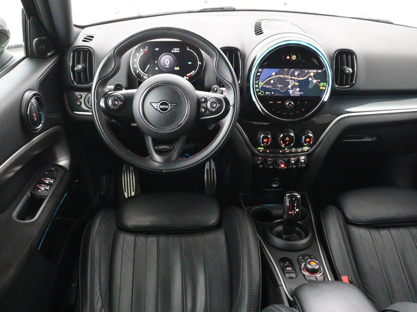 MINI Countryman 2.0 Cooper S Hammersmith | Panoramadak | Carplay | Camera | Harmon Kardon | Leder | Stoel verwarming | Elektrische kofferbak | Digital cockpit | Keyless | Cruise control | Climate control