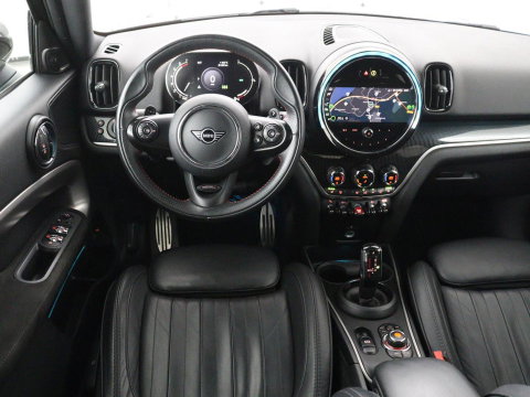 MINI Countryman 2.0 Cooper S Hammersmith | Panoramadak | Carplay | Camera | Harmon Kardon | Leder | Stoel verwarming | Elektrische kofferbak | Digital cockpit | Keyless | Cruise control | Climate control