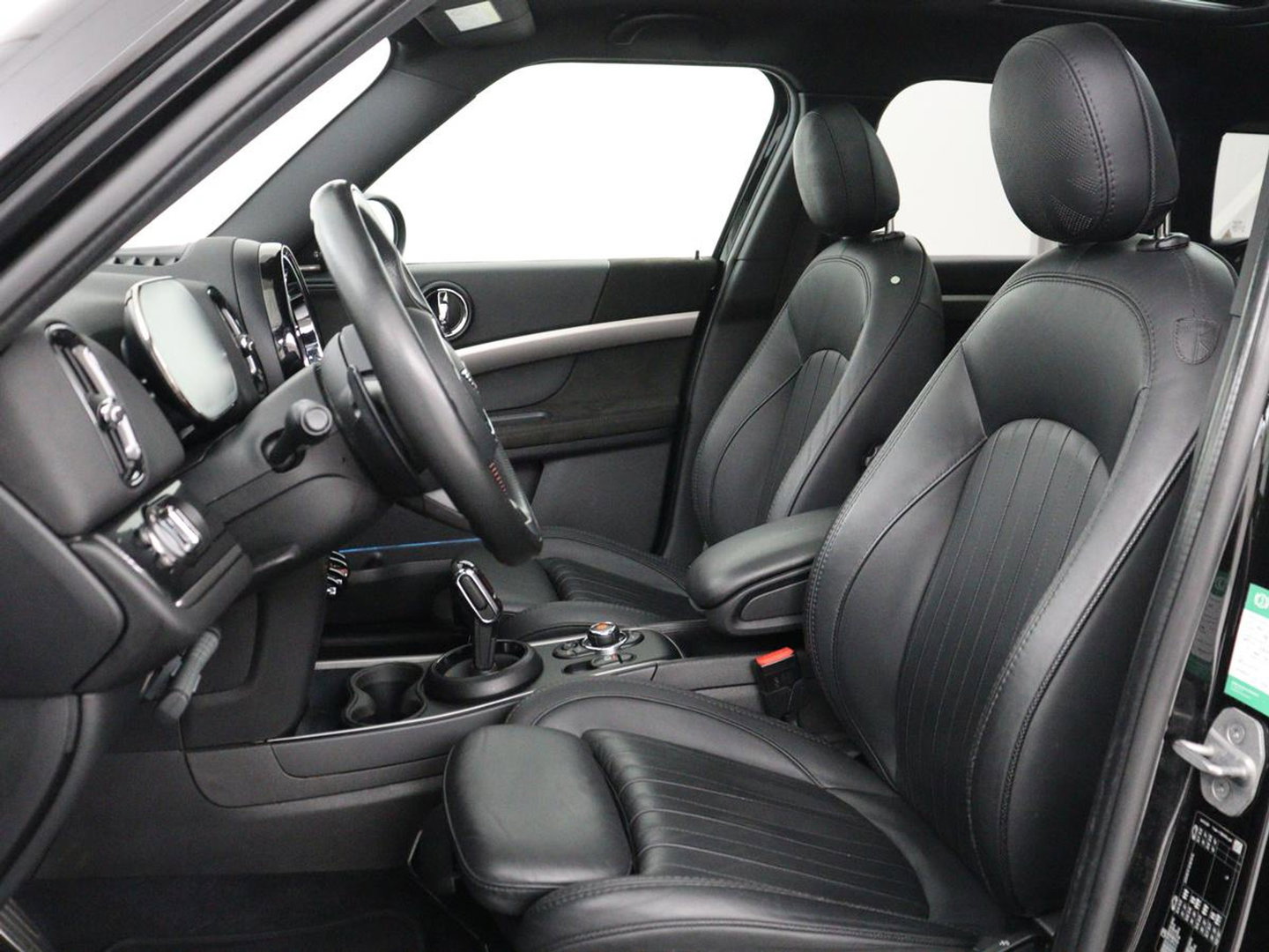 MINI Countryman 2.0 Cooper S Hammersmith | Panoramadak | Carplay | Camera | Harmon Kardon | Leder | Stoel verwarming | Elektrische kofferbak | Digital cockpit | Keyless | Cruise control | Climate control
