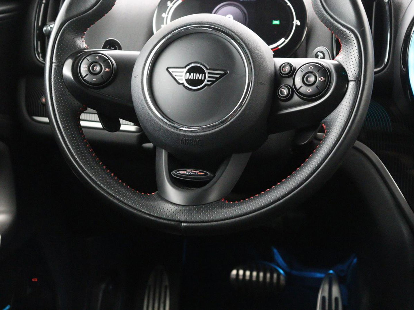 MINI Countryman 2.0 Cooper S Hammersmith | Panoramadak | Carplay | Camera | Harmon Kardon | Leder | Stoel verwarming | Elektrische kofferbak | Digital cockpit | Keyless | Cruise control | Climate control