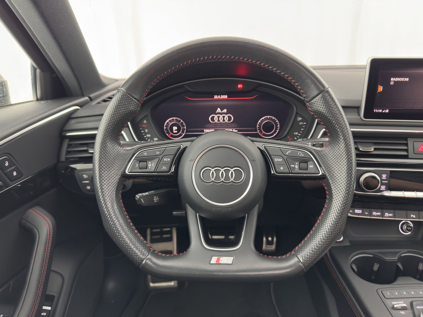 Audi A4 Avant 2.0 TDI S-Line Sport Black Edition Aut. *PANO | LEATHER | FULL-LED | HEATED-SPORTSEATS | AUDI-SOUND | DIGI-COCKPIT | KEYLESS | NAVI-FULLMAP | PDC | AMBIENTLIGHT | CRUISE  | 18"ALU*