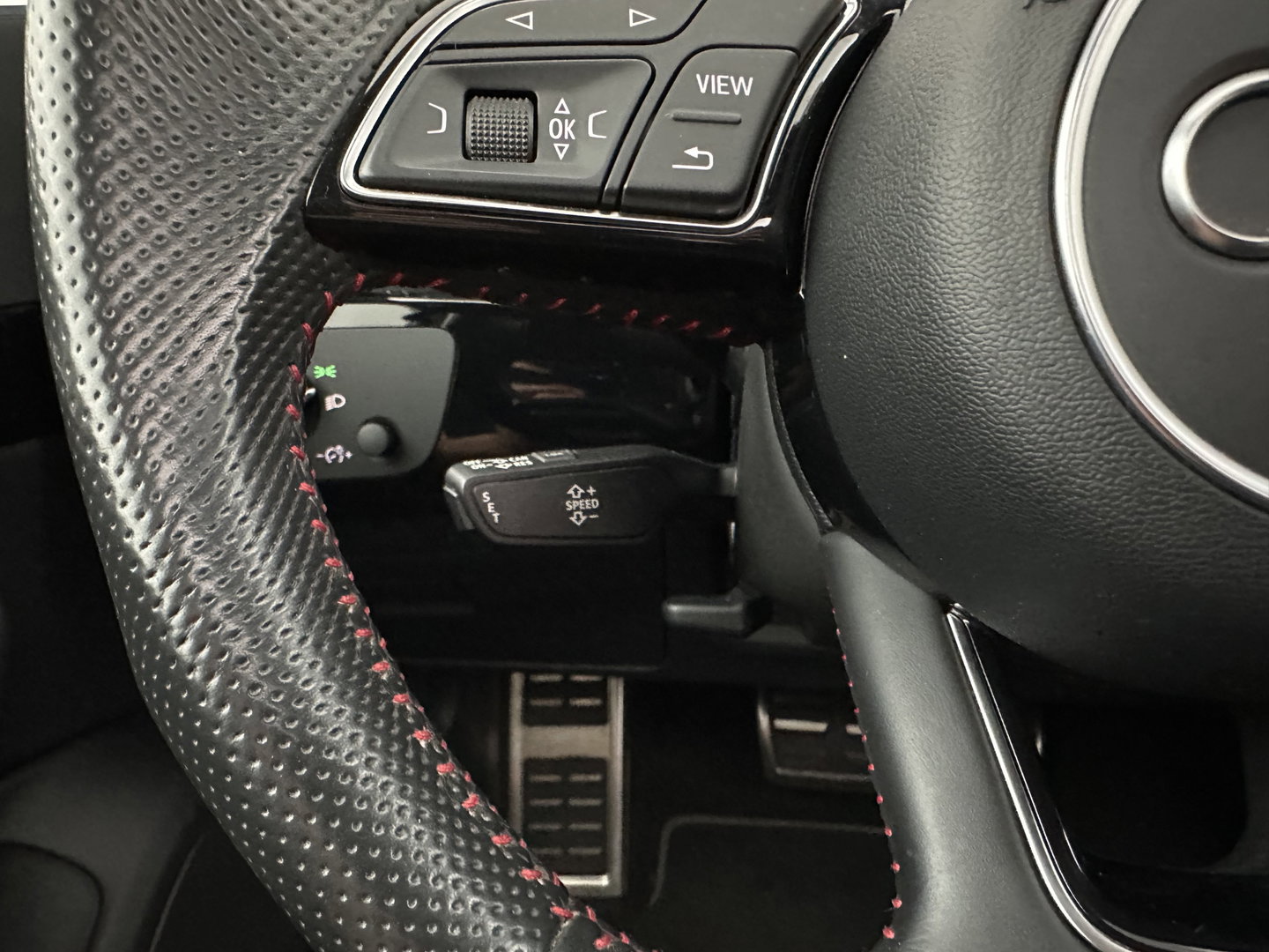Audi A4 Avant 2.0 TDI S-Line Sport Black Edition Aut. *PANO | LEATHER | FULL-LED | HEATED-SPORTSEATS | AUDI-SOUND | DIGI-COCKPIT | KEYLESS | NAVI-FULLMAP | PDC | AMBIENTLIGHT | CRUISE  | 18"ALU*