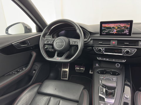 Audi A4 Avant 2.0 TDI S-Line Sport Black Edition Aut. *PANO | LEATHER | FULL-LED | HEATED-SPORTSEATS | AUDI-SOUND | DIGI-COCKPIT | KEYLESS | NAVI-FULLMAP | PDC | AMBIENTLIGHT | CRUISE  | 18"ALU*