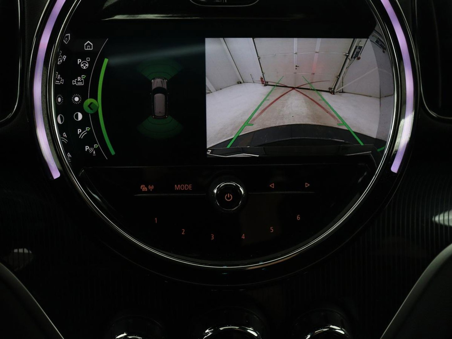 MINI Countryman 2.0 Cooper S Hammersmith | Panoramadak | Carplay | Camera | Harmon Kardon | Leder | Stoel verwarming | Elektrische kofferbak | Digital cockpit | Keyless | Cruise control | Climate control
