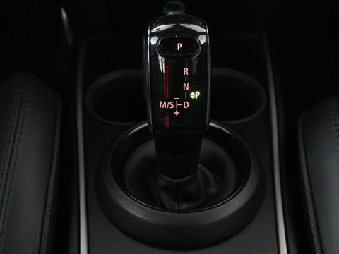 MINI Countryman 2.0 Cooper S Hammersmith | Panoramadak | Carplay | Camera | Harmon Kardon | Leder | Stoel verwarming | Elektrische kofferbak | Digital cockpit | Keyless | Cruise control | Climate control