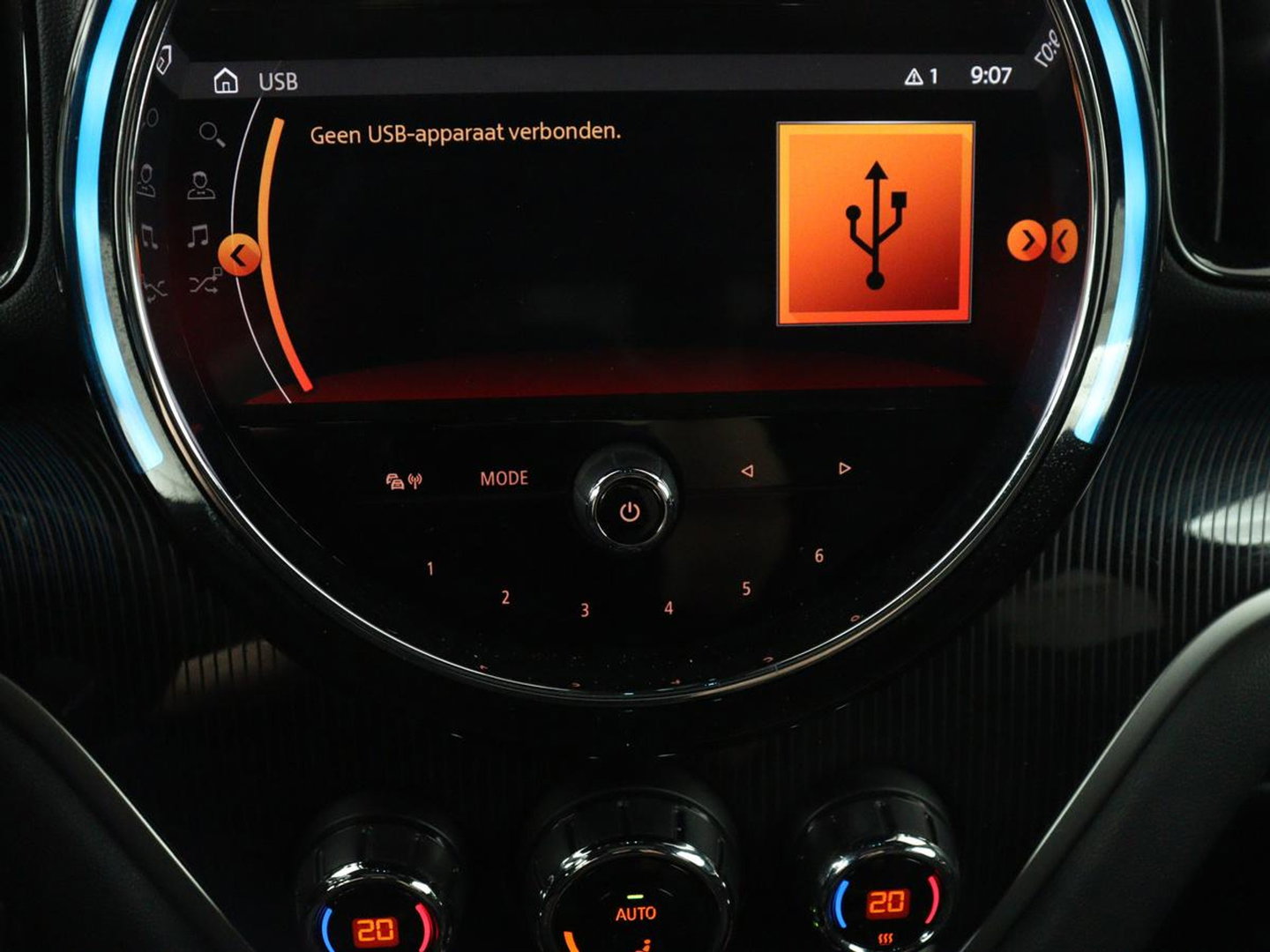 MINI Countryman 2.0 Cooper S Hammersmith | Panoramadak | Carplay | Camera | Harmon Kardon | Leder | Stoel verwarming | Elektrische kofferbak | Digital cockpit | Keyless | Cruise control | Climate control