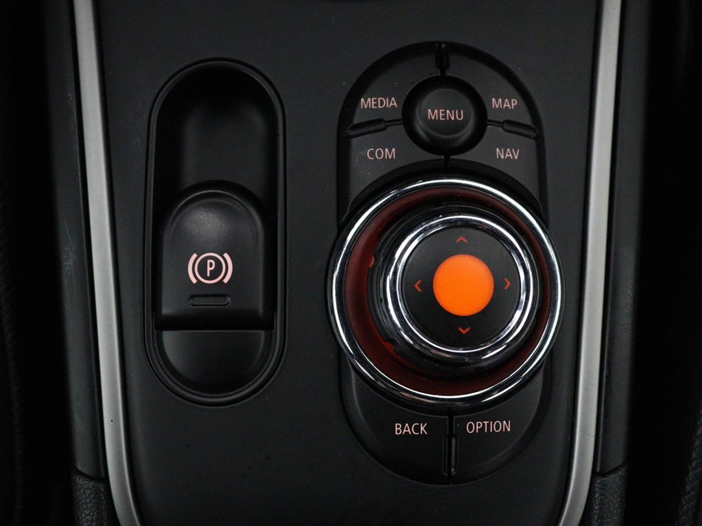 MINI Countryman 2.0 Cooper S Hammersmith | Panoramadak | Carplay | Camera | Harmon Kardon | Leder | Stoel verwarming | Elektrische kofferbak | Digital cockpit | Keyless | Cruise control | Climate control