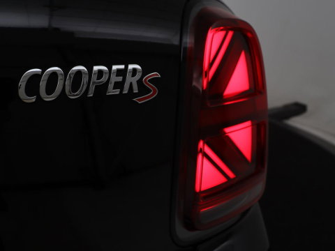 MINI Countryman 2.0 Cooper S Hammersmith | Panoramadak | Carplay | Camera | Harmon Kardon | Leder | Stoel verwarming | Elektrische kofferbak | Digital cockpit | Keyless | Cruise control | Climate control