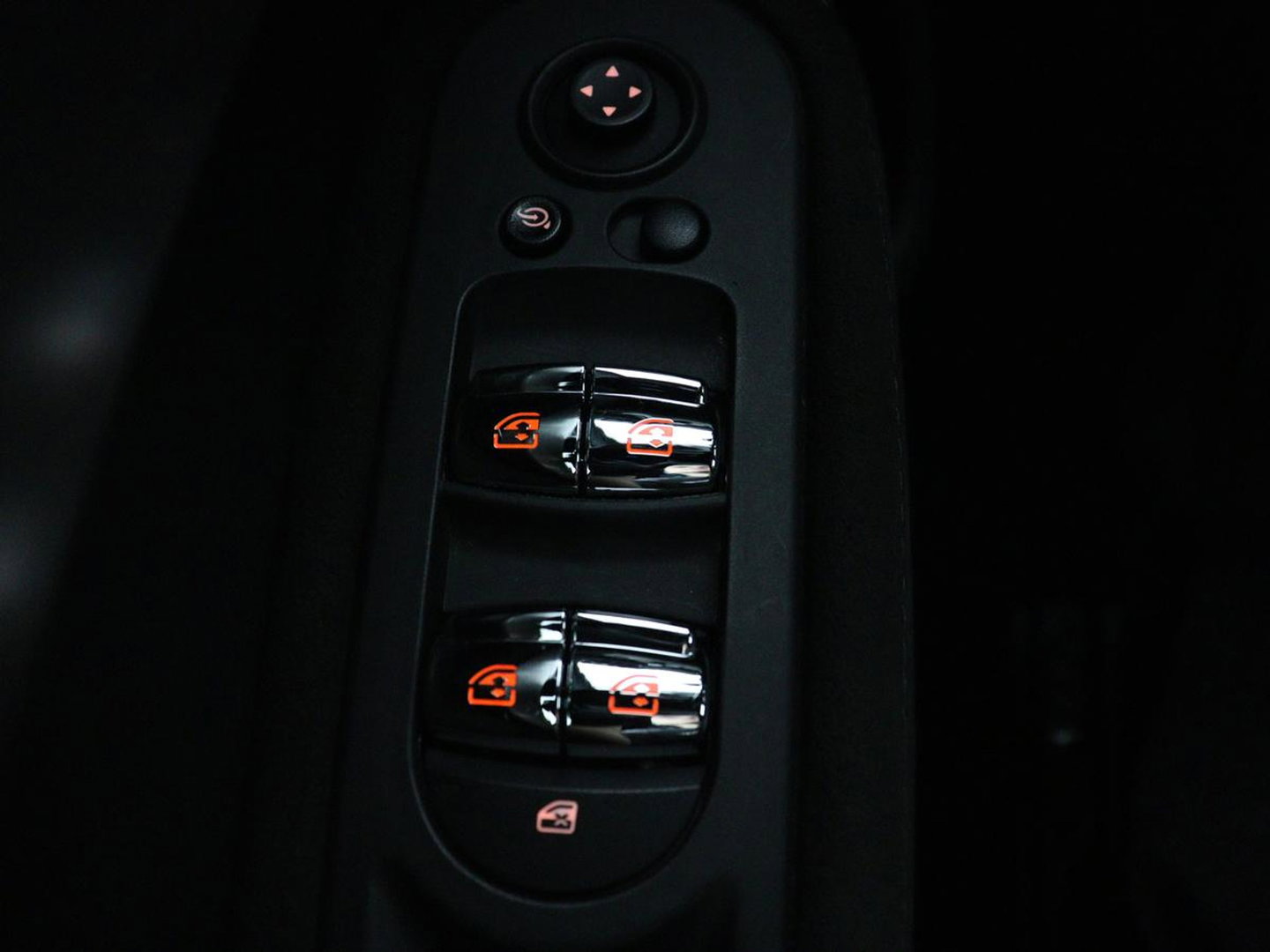 MINI Countryman 2.0 Cooper S Hammersmith | Panoramadak | Carplay | Camera | Harmon Kardon | Leder | Stoel verwarming | Elektrische kofferbak | Digital cockpit | Keyless | Cruise control | Climate control