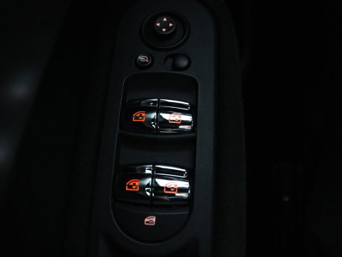 MINI Countryman 2.0 Cooper S Hammersmith | Panoramadak | Carplay | Camera | Harmon Kardon | Leder | Stoel verwarming | Elektrische kofferbak | Digital cockpit | Keyless | Cruise control | Climate control