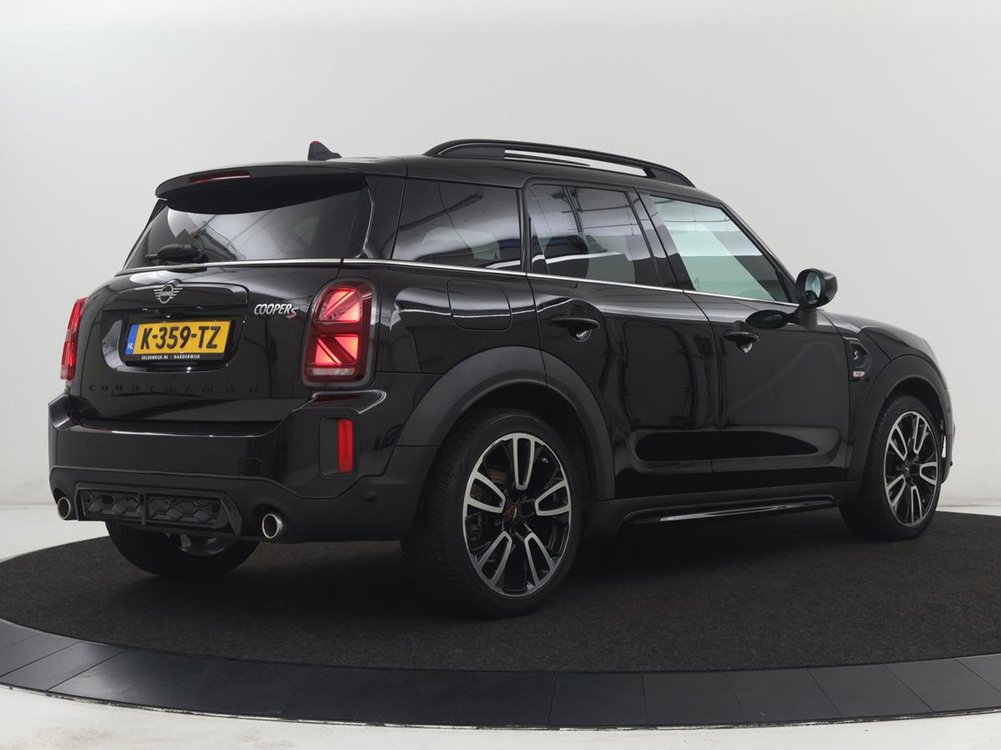 MINI Countryman 2.0 Cooper S Hammersmith | Panoramadak | Carplay | Camera | Harmon Kardon | Leder | Stoel verwarming | Elektrische kofferbak | Digital cockpit | Keyless | Cruise control | Climate control