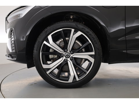 Volvo XC60 2.0 T8 455 PK Plug-in hybrid AWD Plus Dark | Luchtvering | Sport stoelen | 360 camera | Zwarte hemel | 21 inch | Adap. cruise |