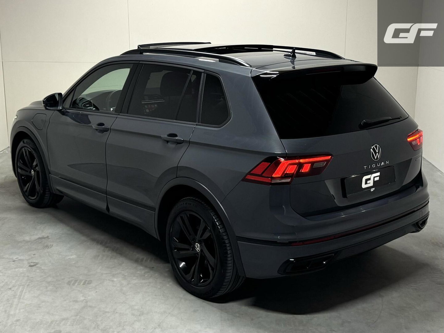 Volkswagen Tiguan 1.4 TSI eHybrid Black Style R-Line Pano Sfeer Trekh.