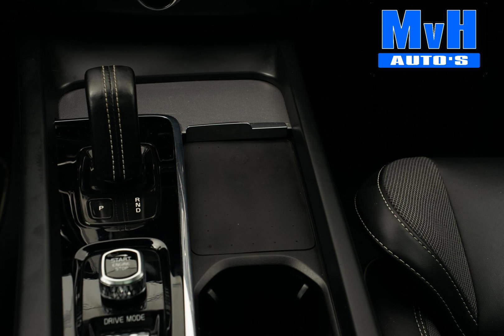 Volvo XC60 2.0 Recharge T6 AWD R-Design|PANO|H/K AUDIO|TREKH